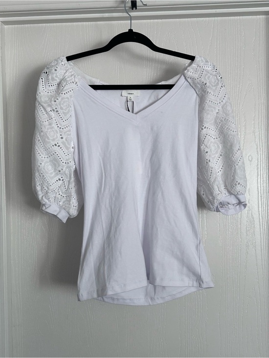 A Loves A Tops - A Loves A |  White V-Neck Puff Sleeve Eyelet Top | Size Medium